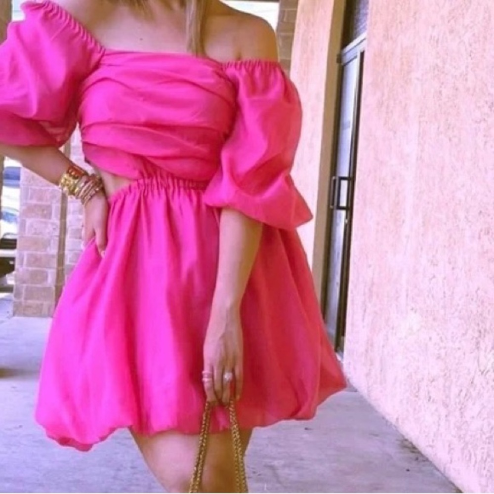 Women Puff Short Sleeve Cut Out Bubble Dress.